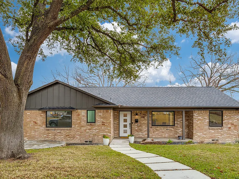 9716 Parkford